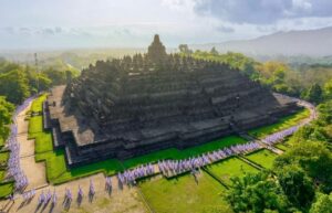 Wakil Menteri Pariwisata Ajak Masyarakat dan Pelaku Wisata Patuhi Kebijakan Candi Borobudur